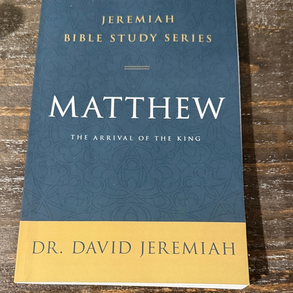 Harper Matthew Bible Study Book in Blue and Gold